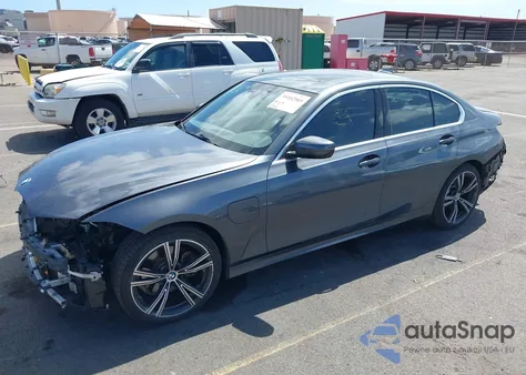 2021 BMW 3 Series 330E z USA, uszkodzony, nr VIN 3MW5P7J03M8B58527